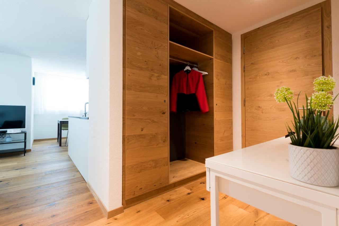 Montela Apartments - Haus C Saas-Grund Bagian luar foto